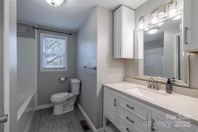 1046 22nd Street NE, Hickory, NC 28601 - Photo 16