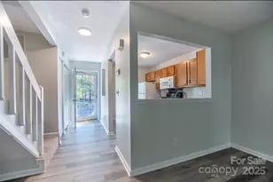 6410 Windsor Gate Ln, Charlotte, NC 28215 - Photo 4