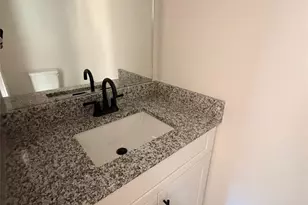 403 15th Ave SW, Hickory, NC 28602 - Photo 6