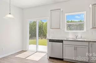 608 Country Oak Dr, Asheville, NC 28804 - Photo 8