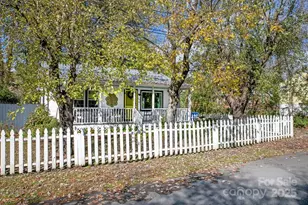 26 Duckworth Ave, Brevard, NC 28712 - Photo 2