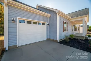 1151 13th St SW, Hickory, NC 28602 - Photo 4