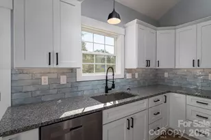 1151 13th St SW, Hickory, NC 28602 - Photo 12