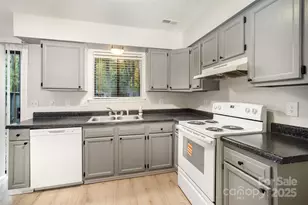 6128 Bent Tree Ct, Charlotte, NC 28212 - Photo 8