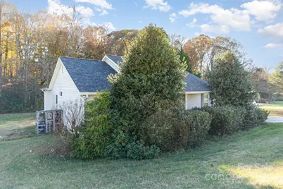 2627 Easter Street, Maiden, NC 28650 - Photo 2