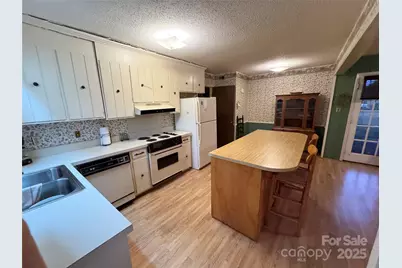 7501 Pawtuckett Road, Charlotte, NC 28214 - Photo 6