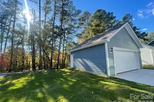 4028 Grommet Ct, Matthews, NC 28105 - Photo 2