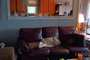 6604 Harbor Ln, Conover, NC 28613 - Photo 4