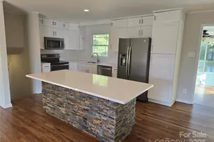 7214 Fox Hunt Rd, Charlotte, NC 28212 - Photo 6