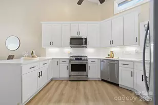 13923 Queens Harbor Rd, Charlotte, NC 28278 - Photo 4