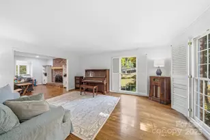 7116 Hollyhouse Dr, Charlotte, NC 28215 - Photo 18