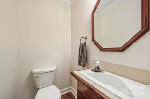 7116 Hollyhouse Dr, Charlotte, NC 28215 - Photo 34