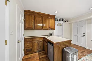 7116 Hollyhouse Dr, Charlotte, NC 28215 - Photo 38