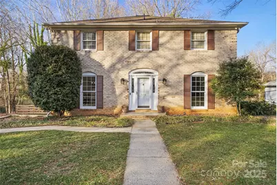 7116 Hollyhouse Drive, Charlotte, NC 28215 - Photo 2