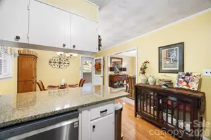 1711 McCombs St, Newton, NC 28658 - Photo 14