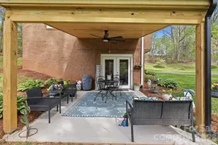 1711 McCombs St, Newton, NC 28658 - Photo 8