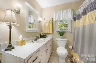 1711 McCombs St, Newton, NC 28658 - Photo 32