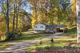 1711 McCombs St, Newton, NC 28658 - Photo 2