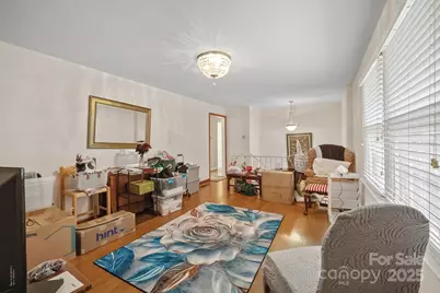 3010 7th Street Drive NE, Hickory, NC 28601 - Photo 4