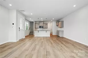 2123 Vinyasa Ln, Charlotte, NC 28215 - Photo 2