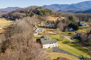 70 Midnight Ln, Waynesville, NC 28786 - Photo 2