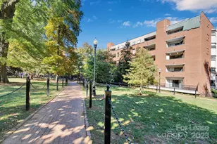 224 N Poplar St, Charlotte, NC 28202 - Photo 8