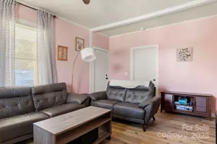 204 Shelby St, Hickory, NC 28601 - Photo 10