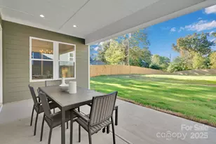 2820 Springway Dr, Charlotte, NC 28205 - Photo 14