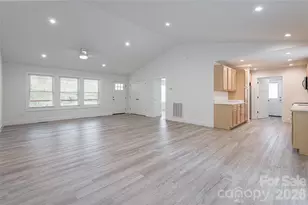 17 Sycamore St, Asheville, NC 28804 - Photo 2