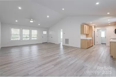 17 Sycamore Street, Asheville, NC 28804 - Photo 2