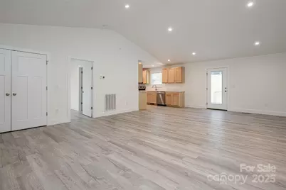 17 Sycamore Street, Asheville, NC 28804 - Photo 12