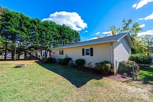 3567 Smithfield Dr NW, Conover, NC 28613 - Photo 16