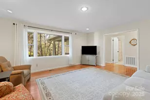 228 Raintree Dr, Hendersonville, NC 28791 - Photo 8