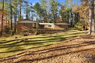 228 Raintree Dr, Hendersonville, NC 28791 - Photo 2