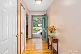 105 Goldfinch Ln, Asheville, NC 28803 - Photo 4