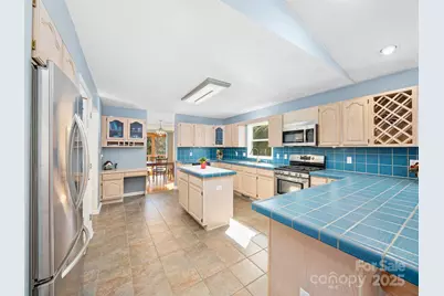 105 Goldfinch Lane, Asheville, NC 28803 - Photo 8