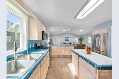 105 Goldfinch Lane, Asheville, NC 28803 - Photo 10