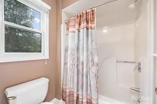 105 Goldfinch Ln, Asheville, NC 28803 - Photo 20