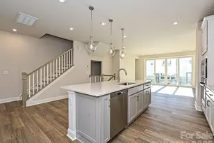 921 Archway Ln, Charlotte, NC 28217 - Photo 8