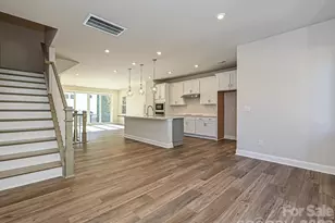 921 Archway Ln, Charlotte, NC 28217 - Photo 6