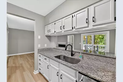 20115 Henderson Road #D, Cornelius, NC 28031 - Photo 10