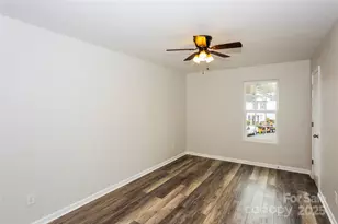 12103 Brittondale Ln, Charlotte, NC 28215 - Photo 8