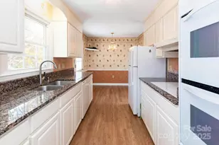 66 Gibson Rd, Asheville, NC 28804 - Photo 6