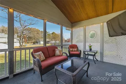 489 14th Avenue Drive NE, Hickory, NC 28601 - Photo 16