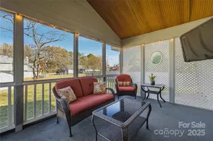 489 14th Ave Dr NE, Hickory, NC 28601 - Photo 16