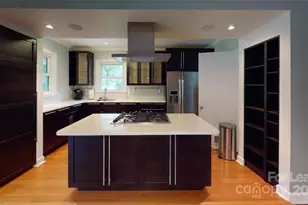 419 Webster Pl, Charlotte, NC 28209 - Photo 2