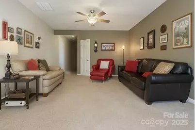 1350 21st Avenue NE, Hickory, NC 28601 - Photo 6