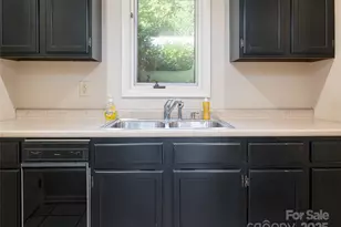 412 W Browning Rd, Hendersonville, NC 28791 - Photo 24