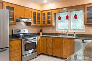 412 W Browning Rd, Hendersonville, NC 28791 - Photo 22