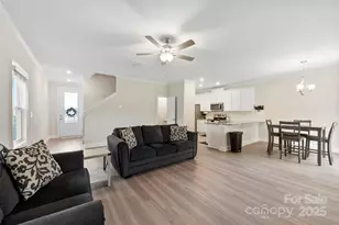 128 N Sina St, Troutman, NC 28166 - Photo 4